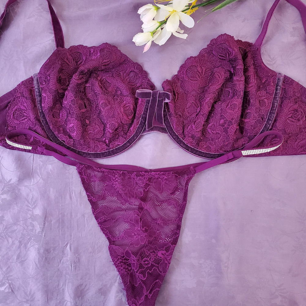 Victorias Secret Very Sexy Lace Bra 38D Purple Velvet Rhinestone Bling Set